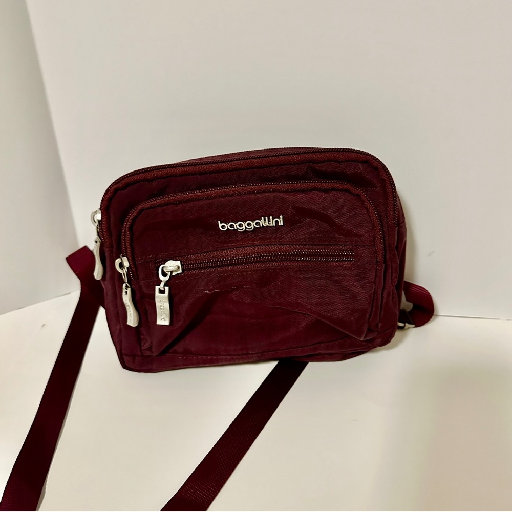 Baggallini Women's Triple Zip Convertible Crossbody Fannypack Belt Bag Small